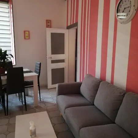 Sweet garden Villa La Fere Buitenkant foto